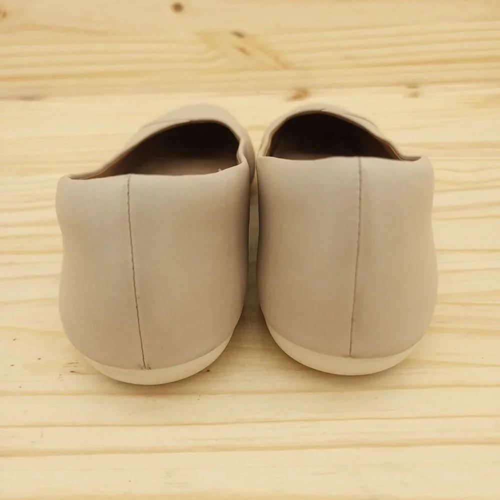 Clarks Womens Ballet Flats Sz 8 M Tan Leather Slip On Chic Comfort Shoes - Picture 4 of 9